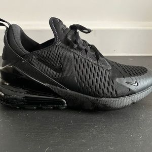 Black Nike Air Max 270